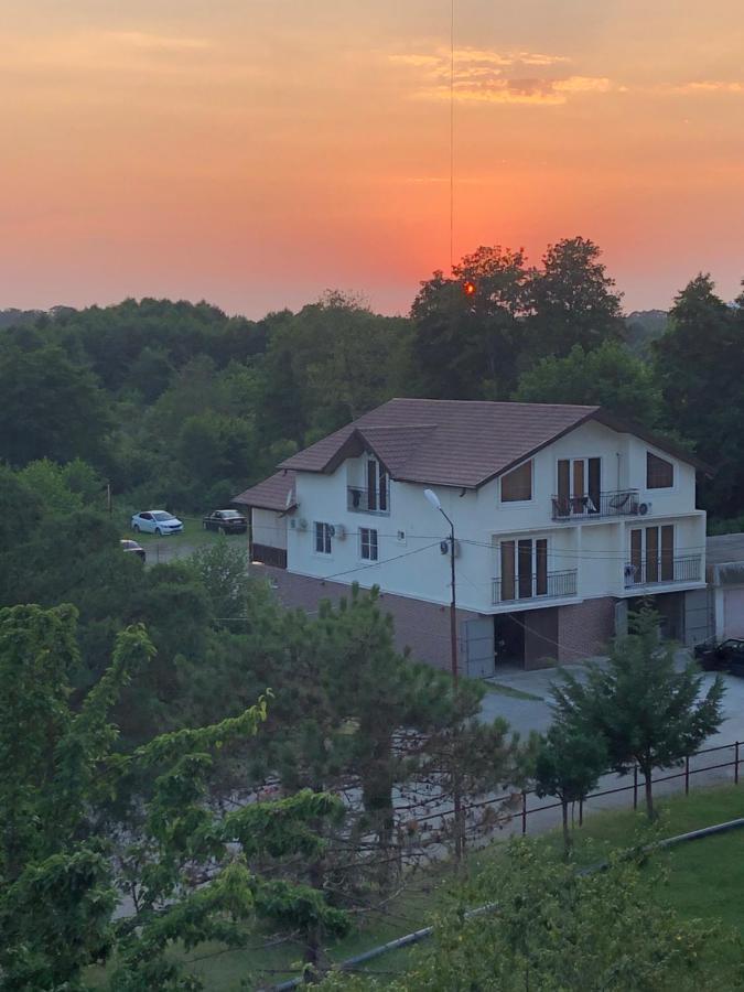 Guest House Гости Pitsoenda Buitenkant foto