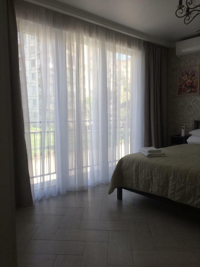 Guest House Гости Pitsoenda Buitenkant foto