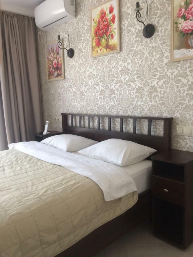 Guest House Гости Pitsoenda Buitenkant foto